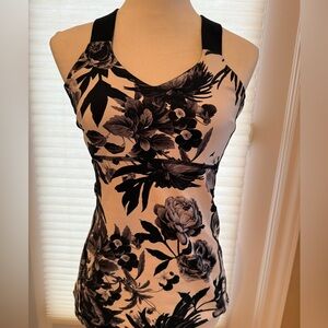 Lululemon Athletica top size 6